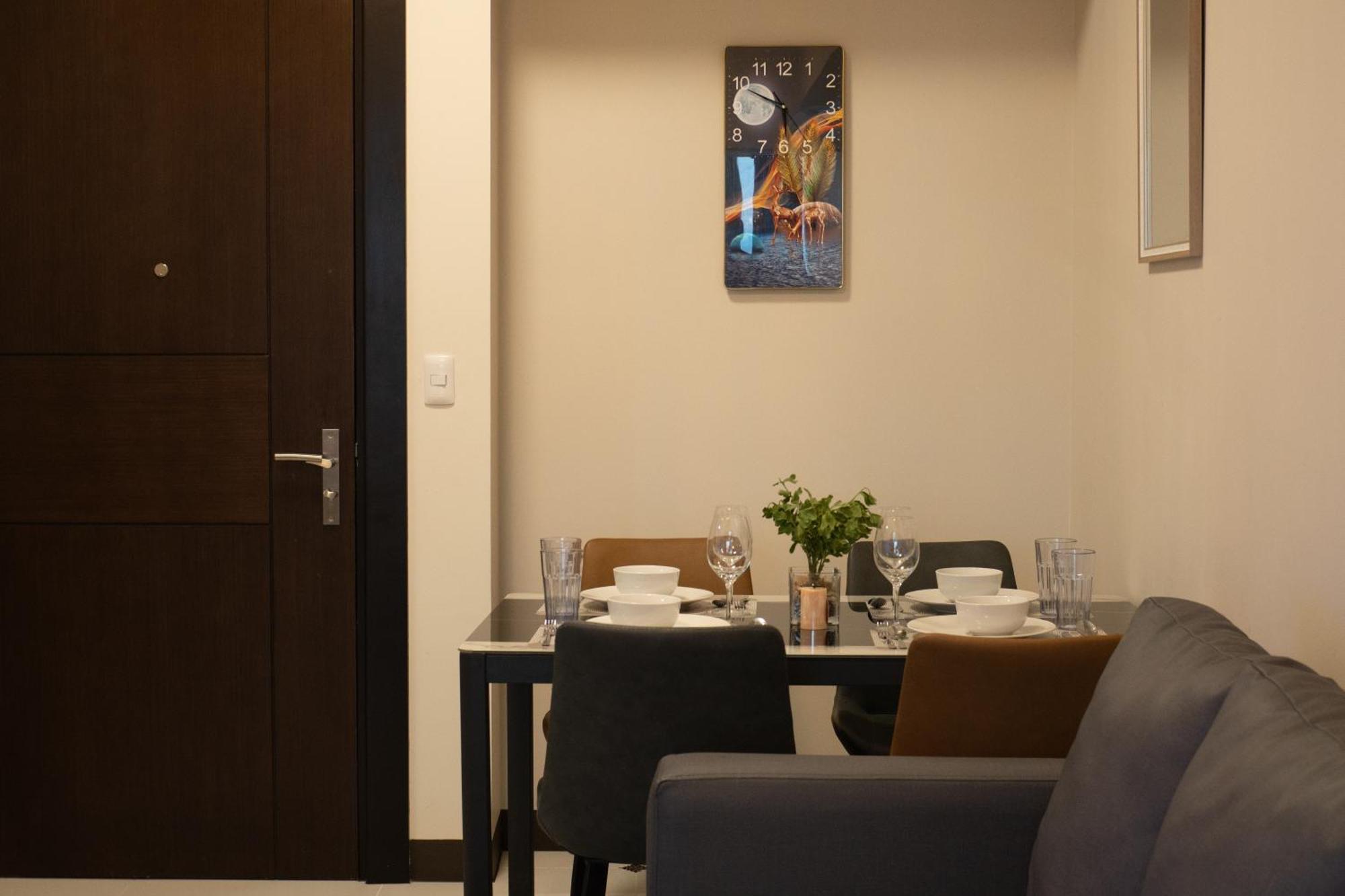 Cityscape View 2Br In Uptown Bgc W 200Mbps Wifi Taguig Buitenkant foto
