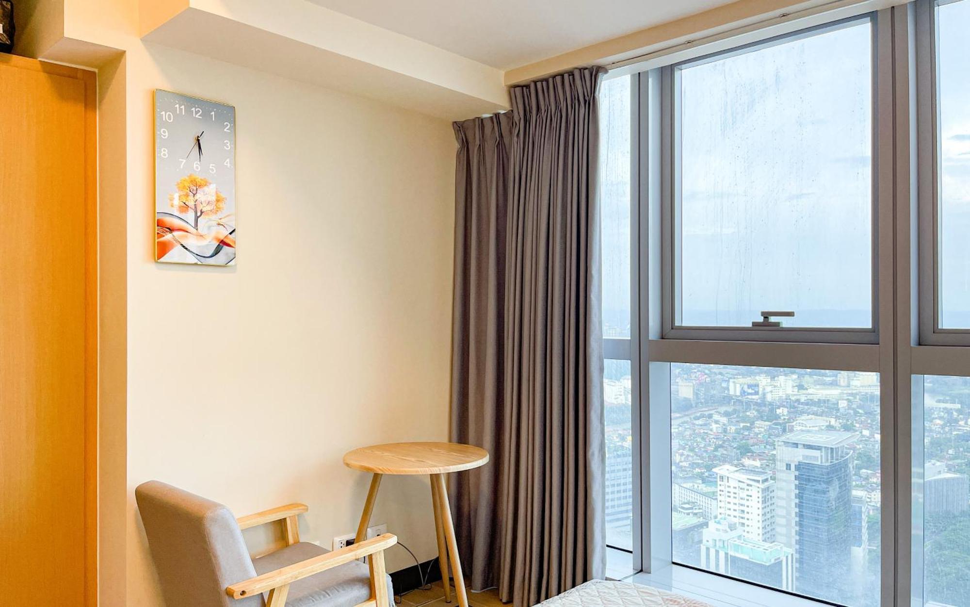 Cityscape View 2Br In Uptown Bgc W 200Mbps Wifi Taguig Buitenkant foto