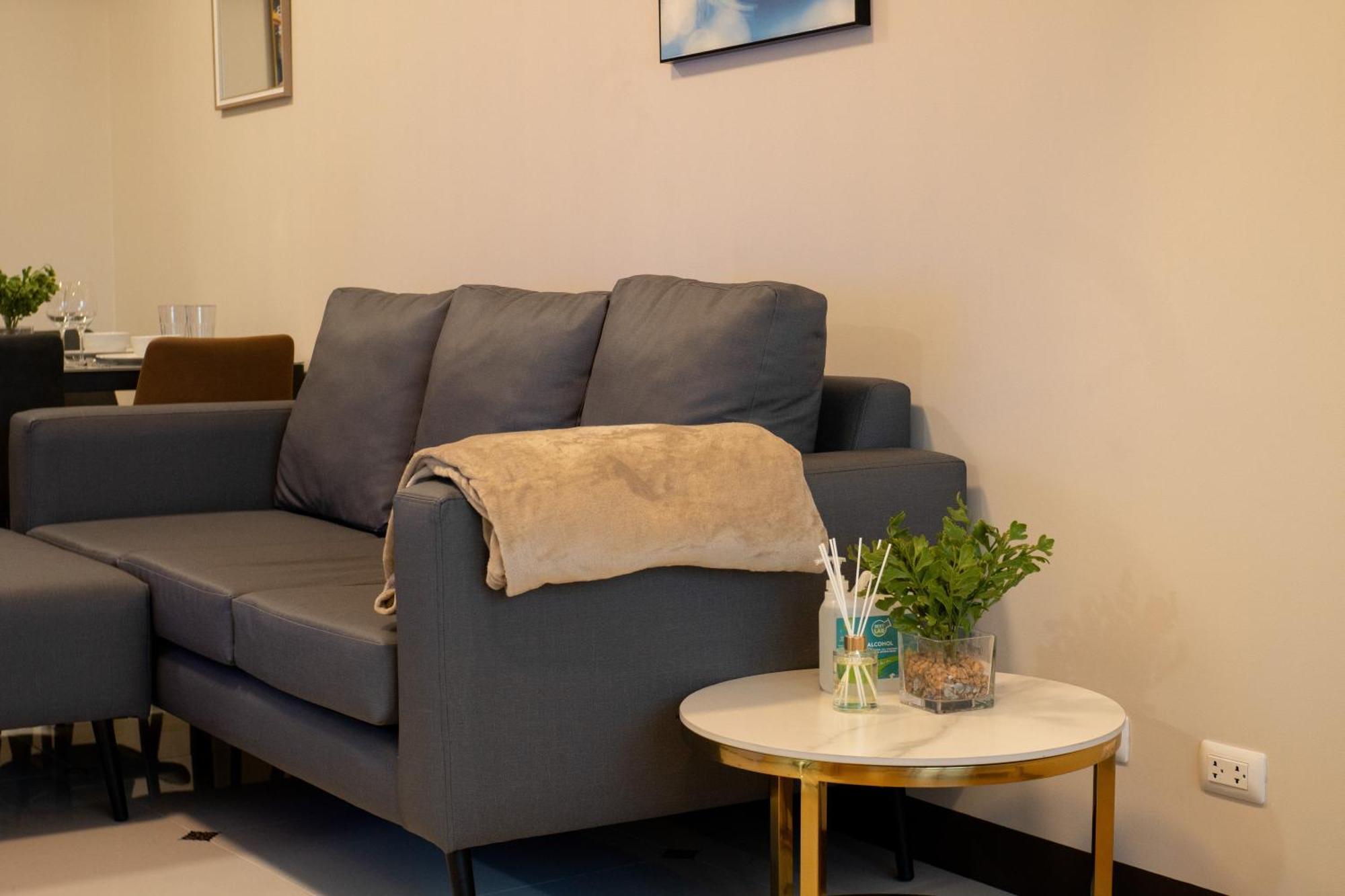 Cityscape View 2Br In Uptown Bgc W 200Mbps Wifi Taguig Buitenkant foto