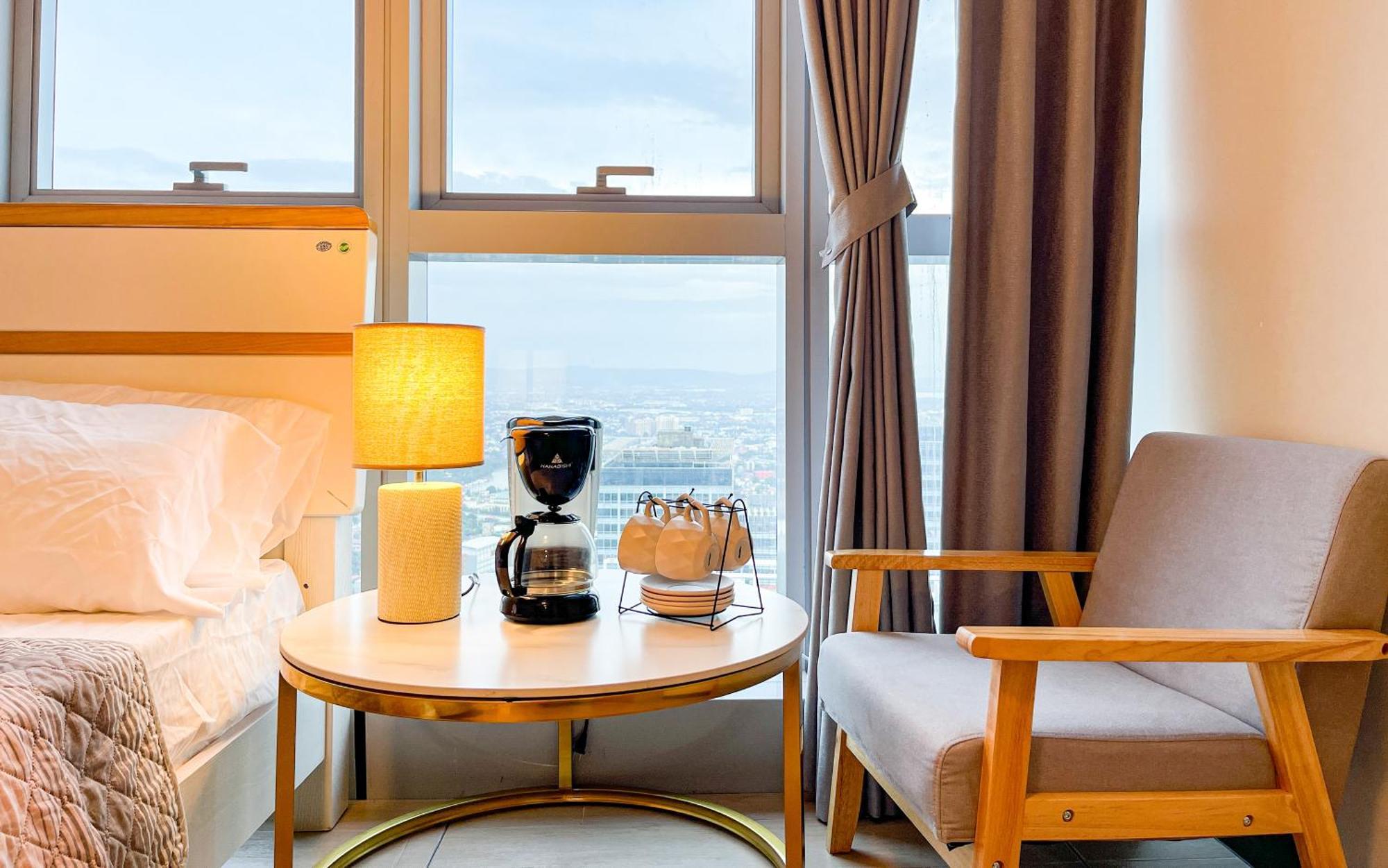 Cityscape View 2Br In Uptown Bgc W 200Mbps Wifi Taguig Buitenkant foto